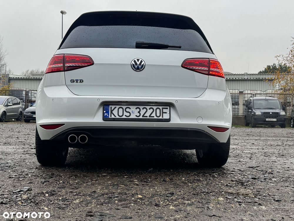 Volkswagen Golf - 14