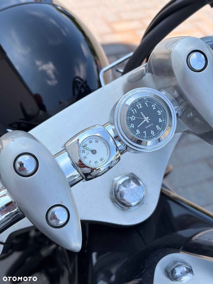 Suzuki Intruder - 6