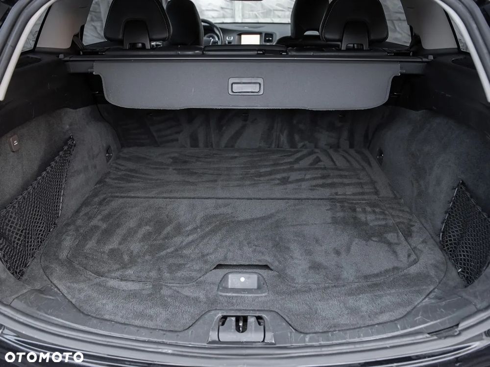 Volvo V60 T6 AWD R-Design - 31