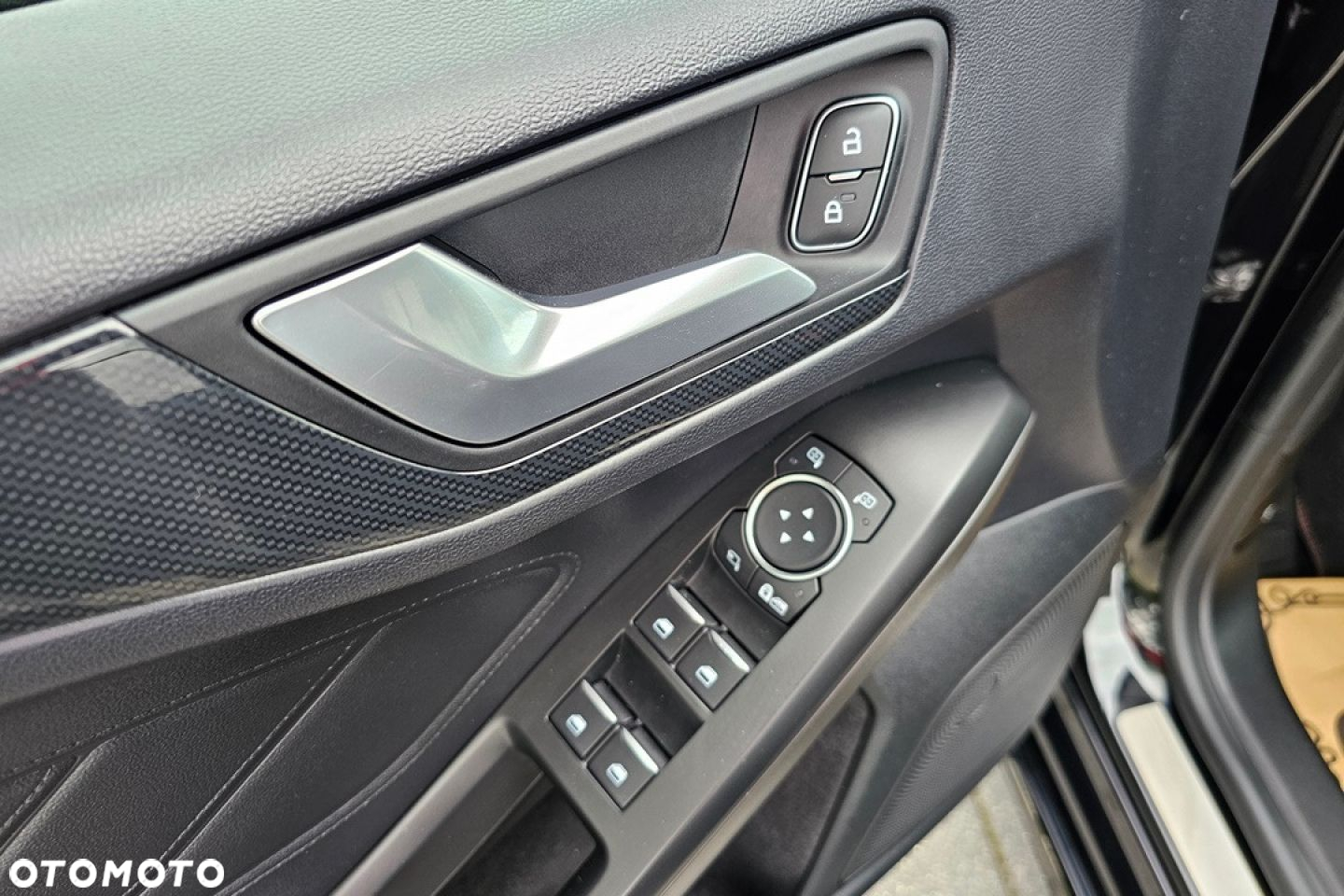 Ford Focus - 30