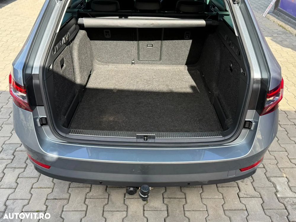 Skoda Superb 2.0 TDI DSG Ambition - 27