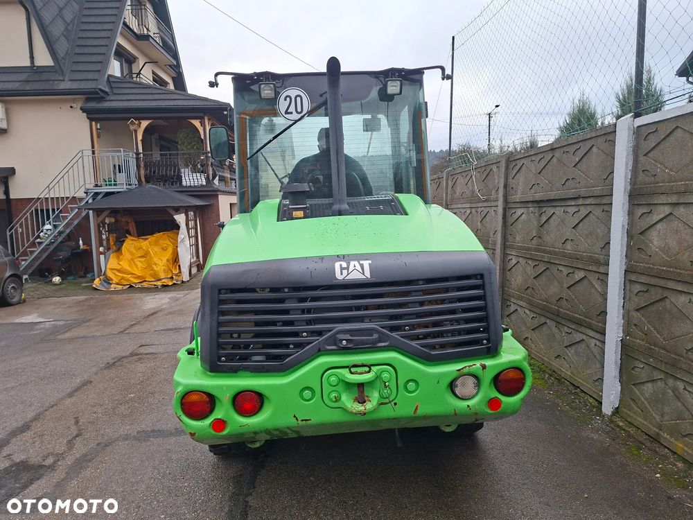 Caterpillar CAT 906 M - 6