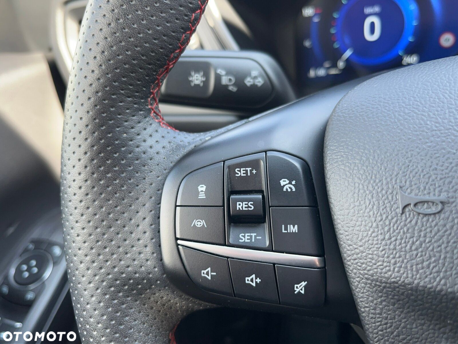 Ford Kuga - 30