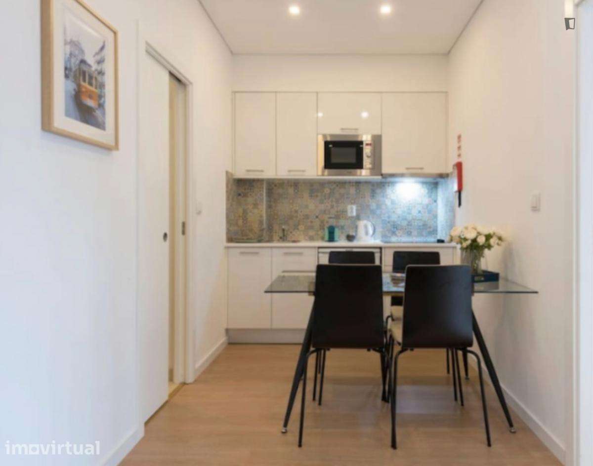Apartamento com 2 quartos - localizado em Sé Porto - Grande imagem: 4/9