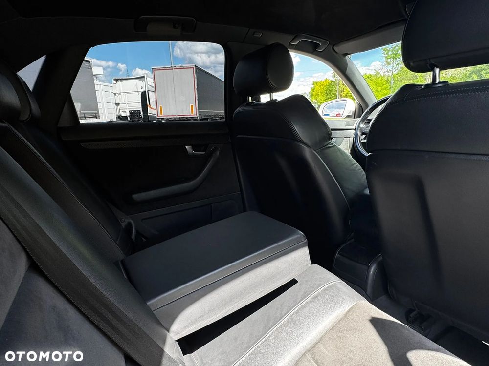 Audi A4 Limousine - 21