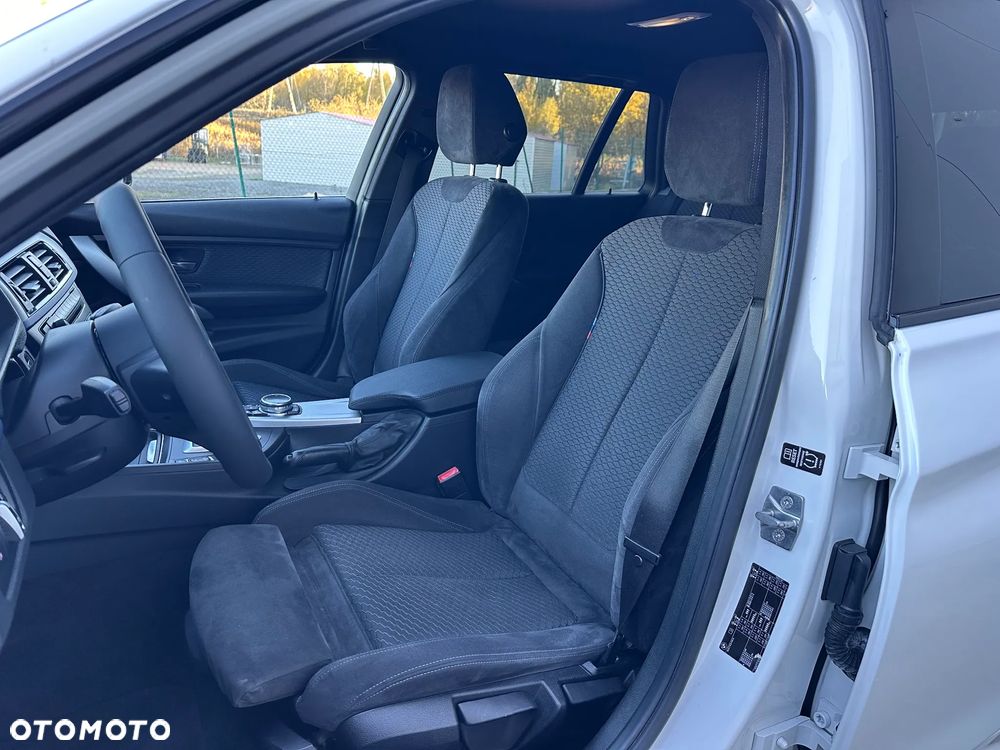 BMW Seria 3 320d Sport Line - 12