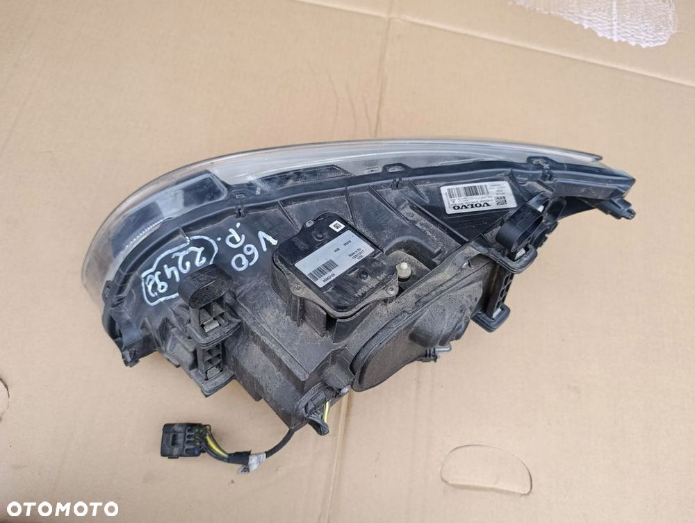 VOLVO V60 LAMPA PRAWA PRZÓD PRZEDNIA EUROPA 31420254 - 2