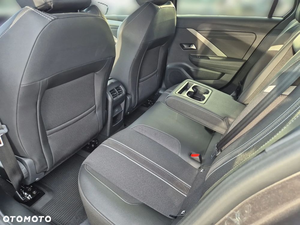 Opel Astra 1.2 T GS S&S - 23