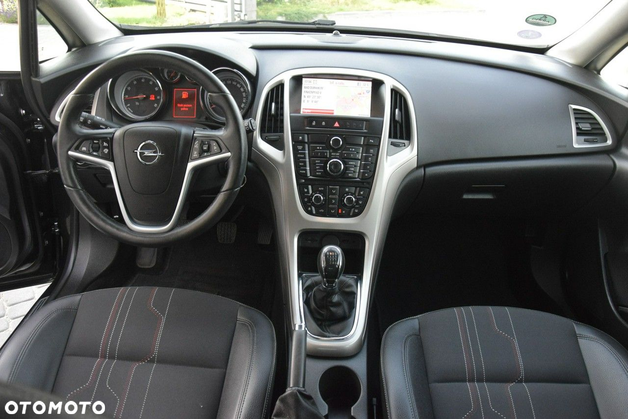 Opel Astra 1.4 Turbo 150 Jahre - 22