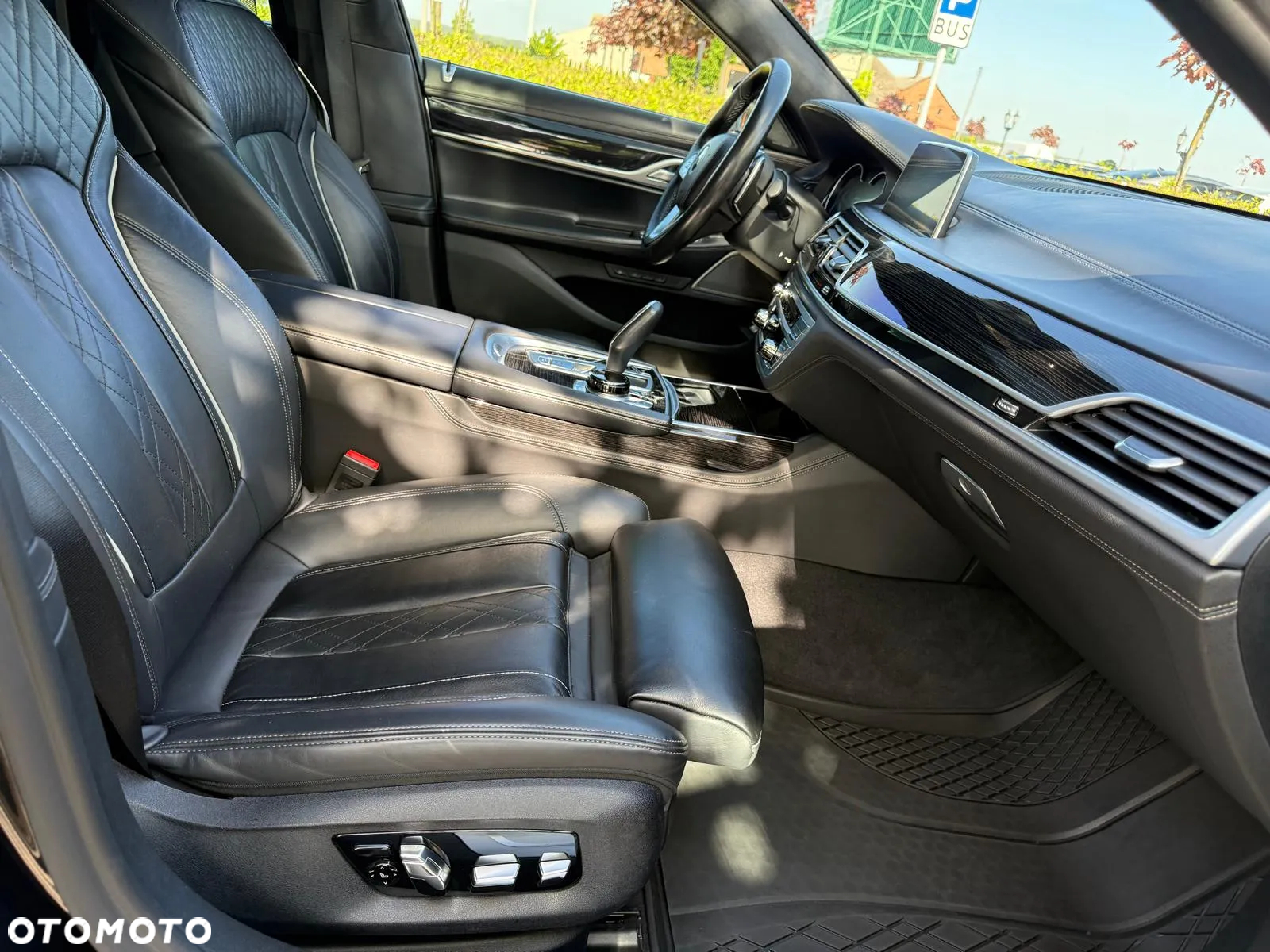 BMW Seria 7 740e iPerformance - 17