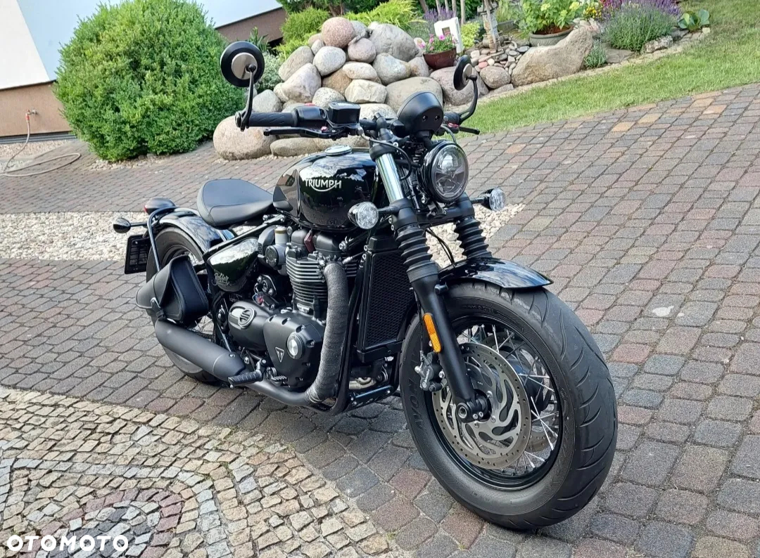 Triumph Bonneville Bobber - 5