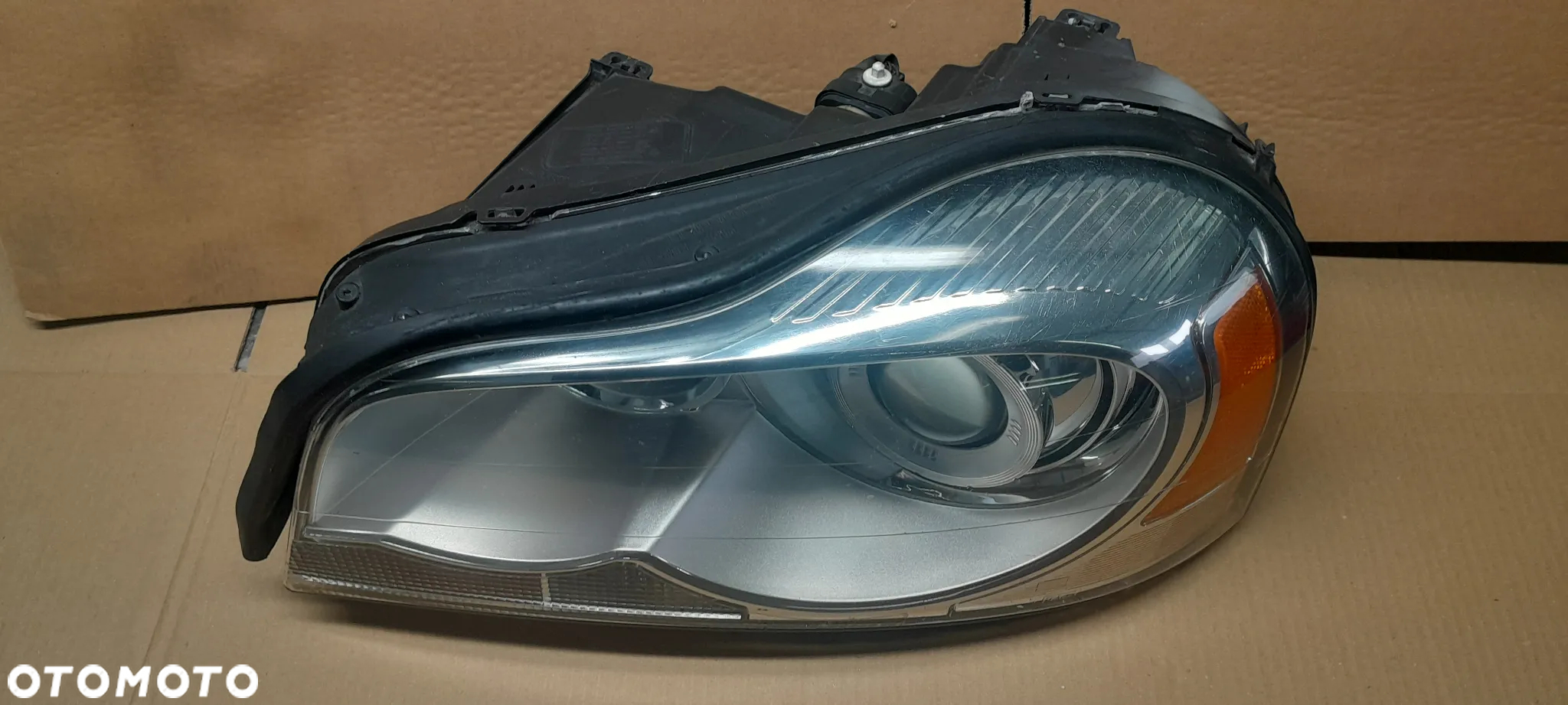 VOLVO XC90 I LIFT PRZEDNIA LEWA LAMPA XENON PRZTWORNICA UK - 3