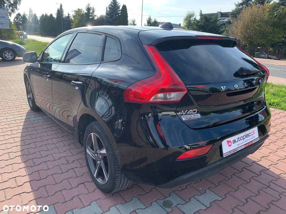 Volvo V40 T2 Momentum - 14