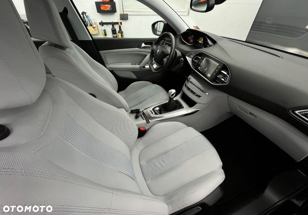 Peugeot 308 - 22