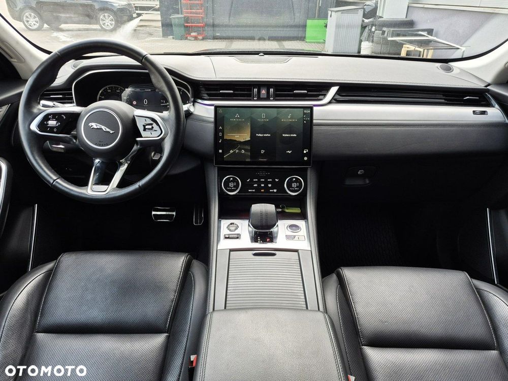 Jaguar F-Pace - 31