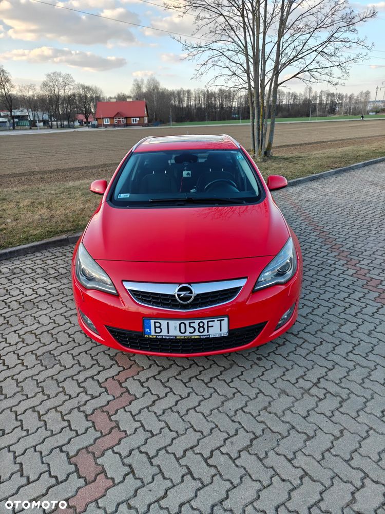 Opel Astra 1.6 T Cosmo - 11