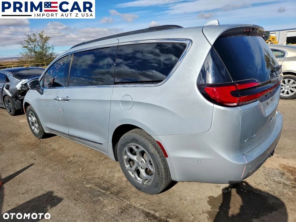 Chrysler Pacifica - 11