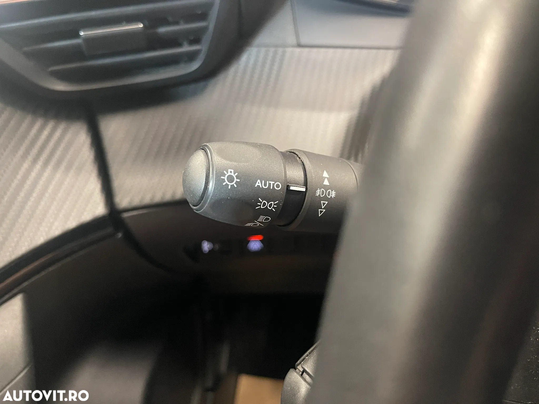 Peugeot 2008 BlueHDi 130 EAT8 Active - 25