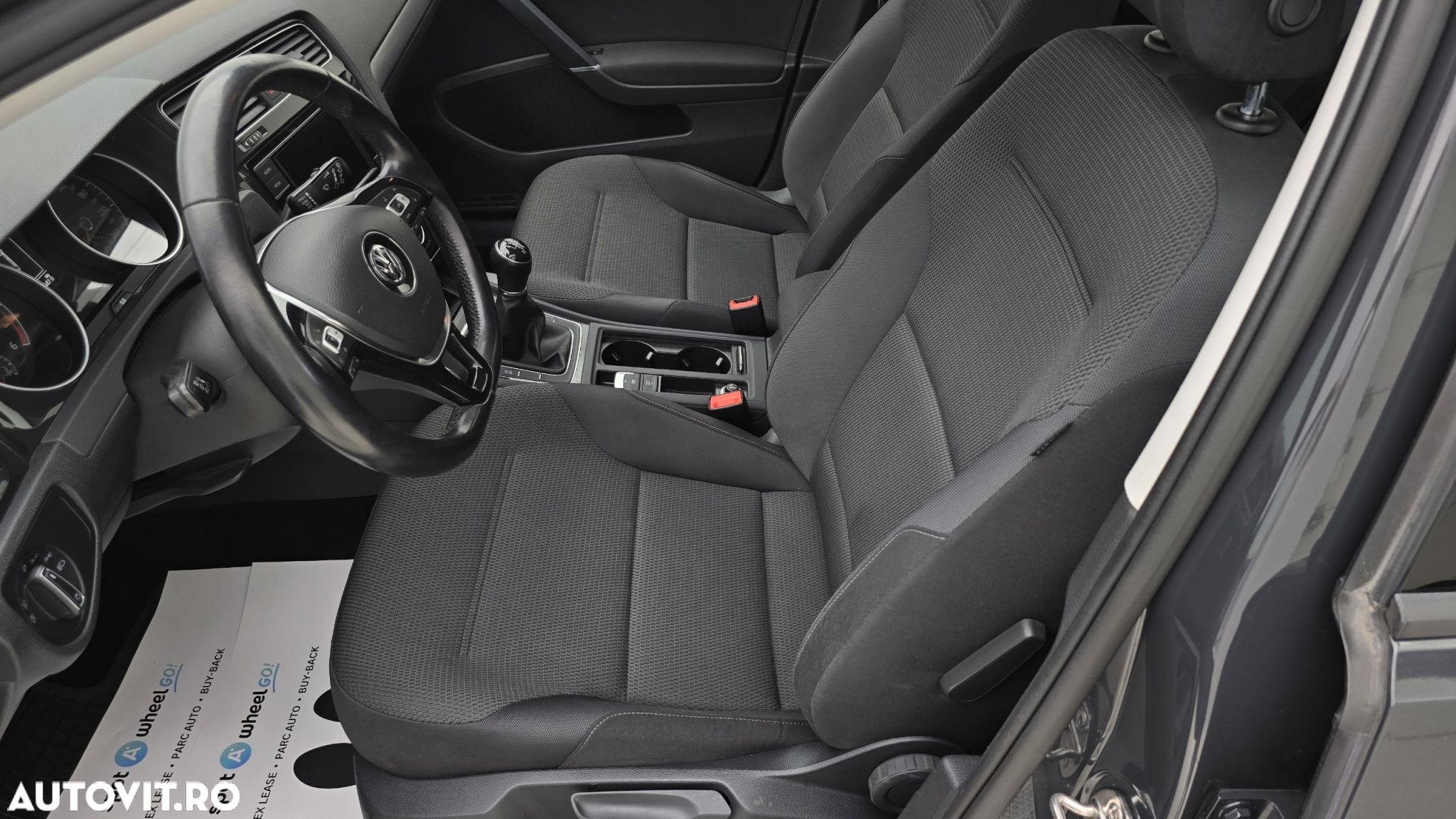 Volkswagen Golf 1.6 TDI Comfortline - 12