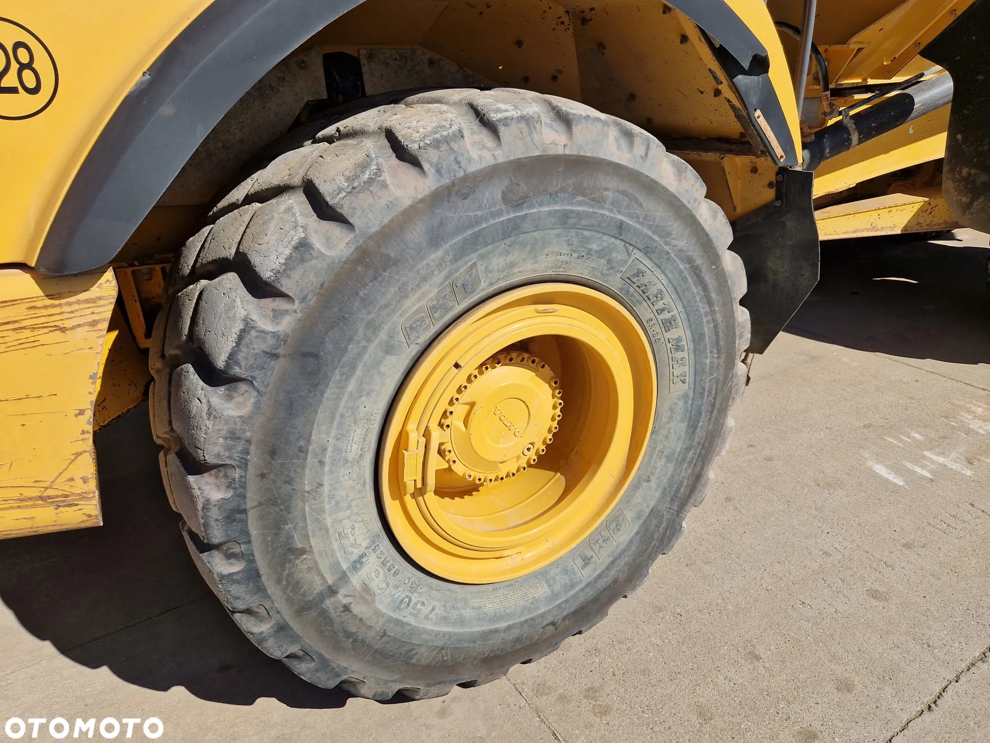 Volvo A30F * szerokie opony * burta tył * - 37