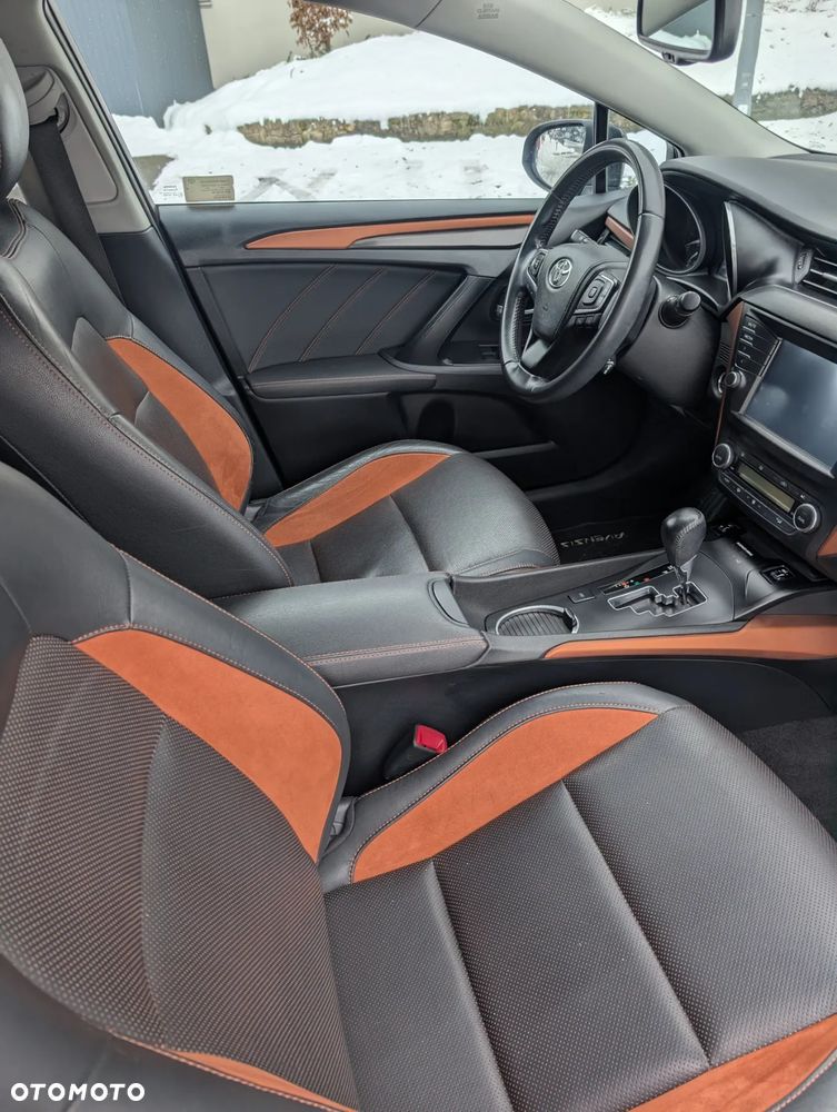 Toyota Avensis 2.0 Prestige MS - 18