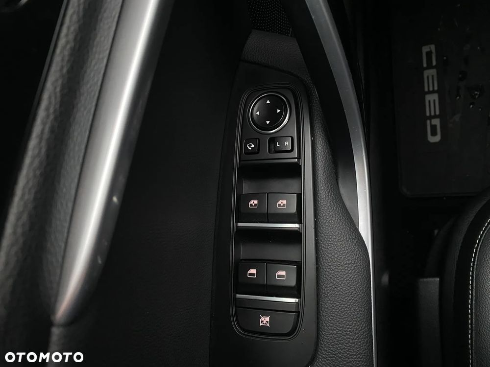 Kia XCeed 1.6 GDI PHEV Business Line DCT - 26