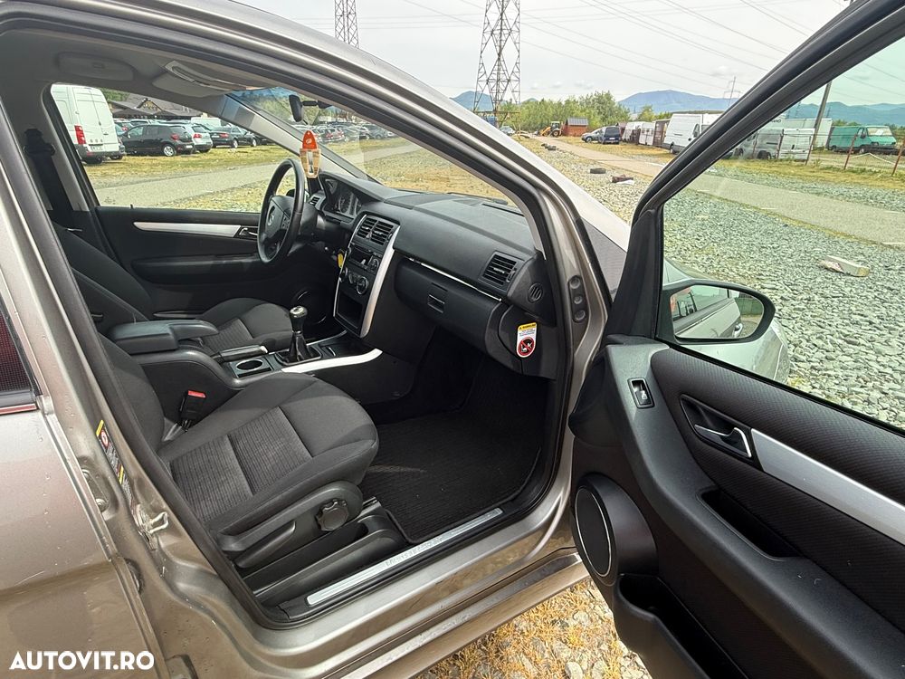 Mercedes-Benz B 180 CDI - 10