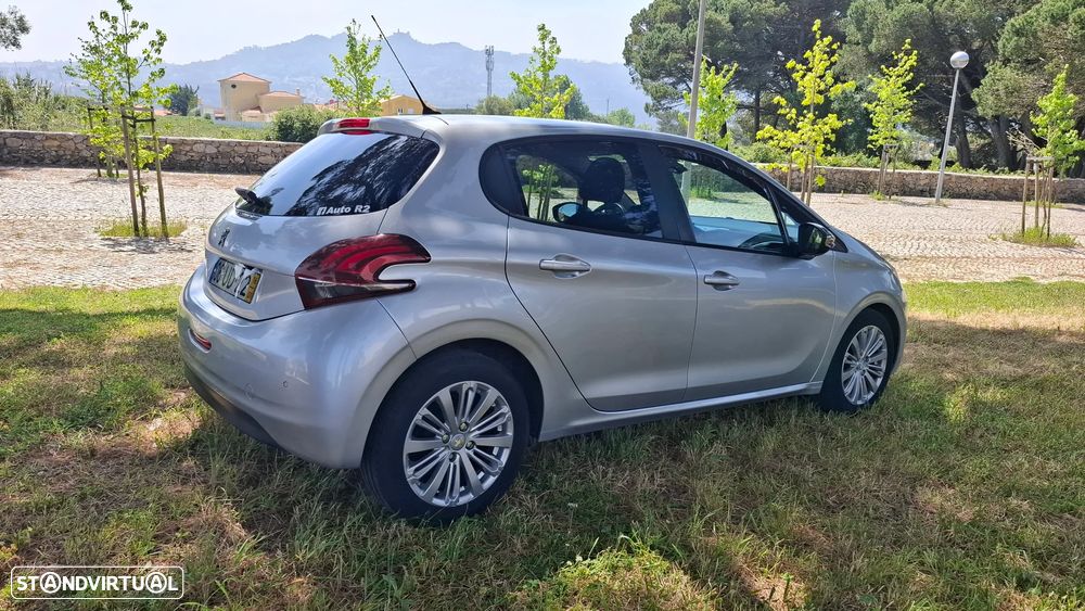 Peugeot 208 1.6 BlueHDi Style - 3