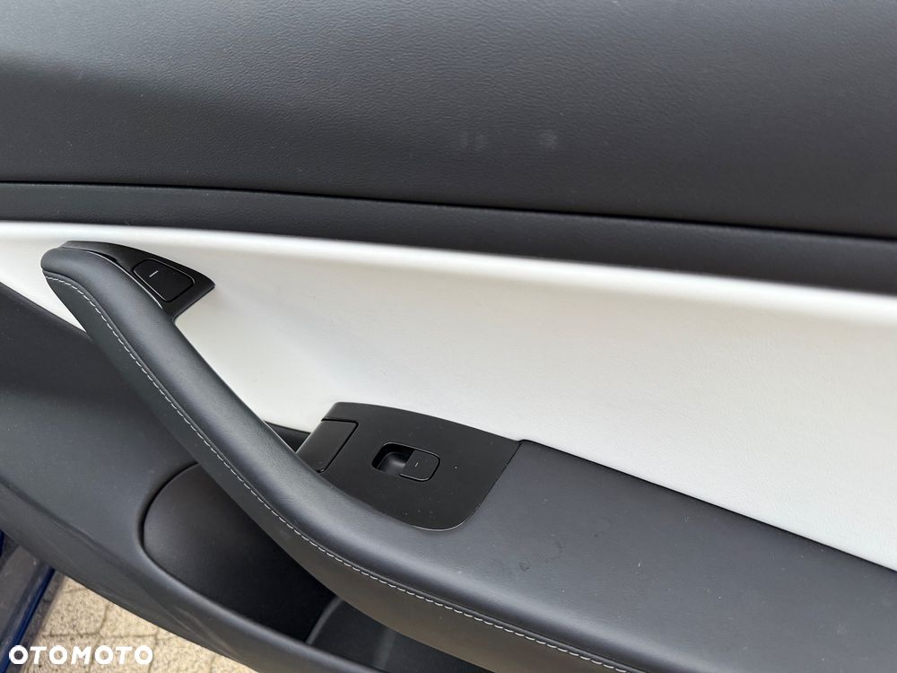 Tesla Model 3 Langstreckenbatterie Allradantrieb Dual Motor Performance - 29