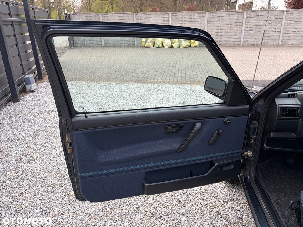 Volkswagen Golf 1.6 CL - 10