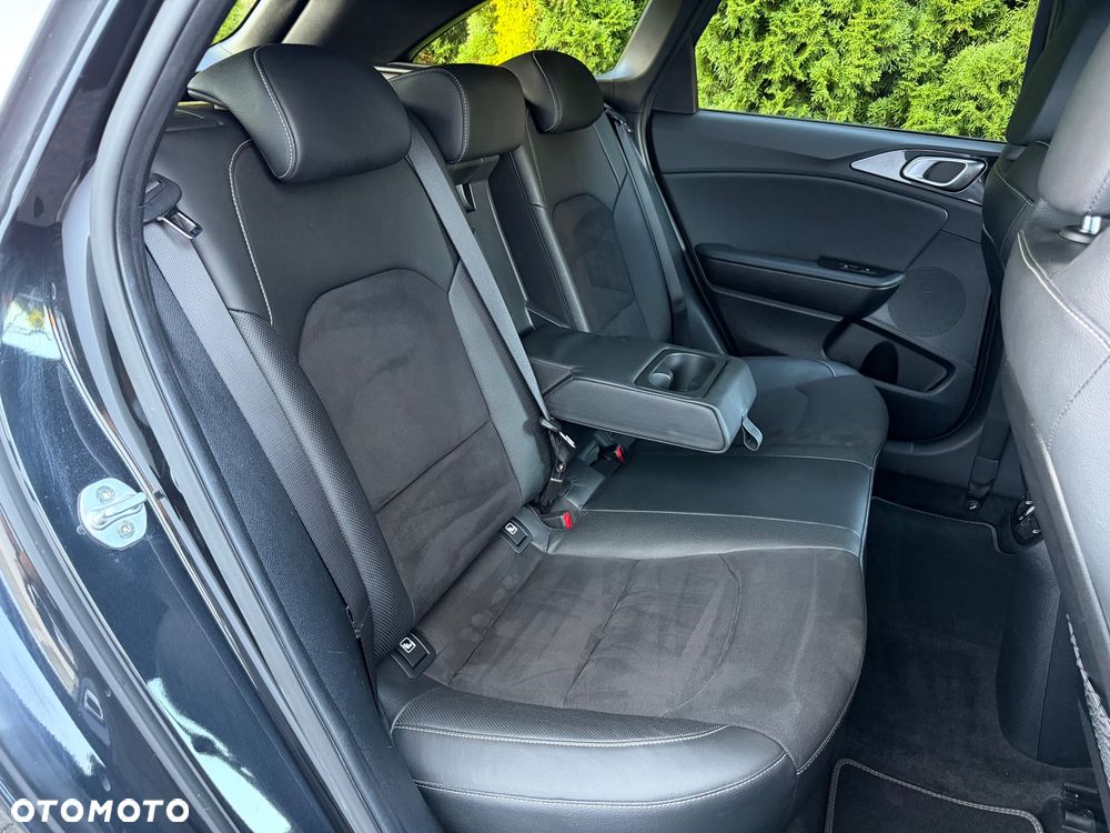 Kia Ceed 1.6 CRDi 136 ISG GT Line - 27
