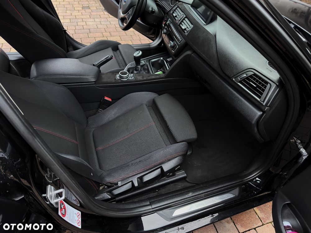 BMW Seria 3 320d DPF Edition Sport - 14