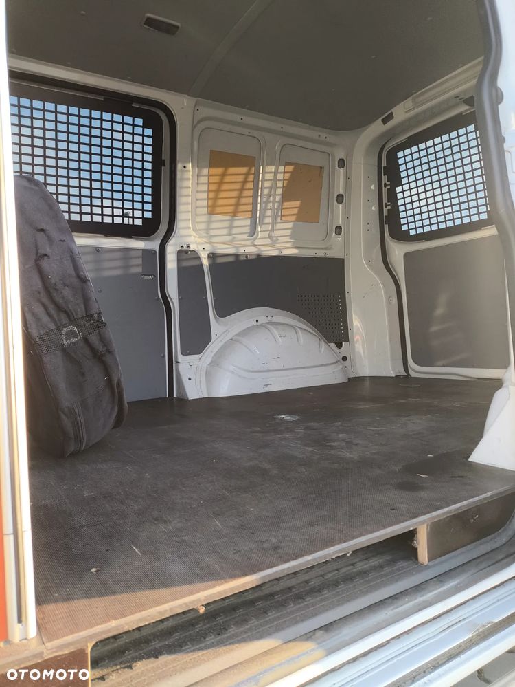 Volkswagen Transporter - 23