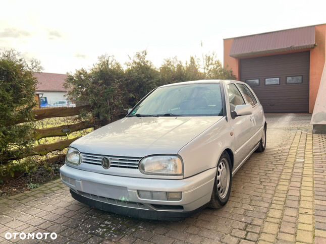 Volkswagen Golf 1.8 CL - 1