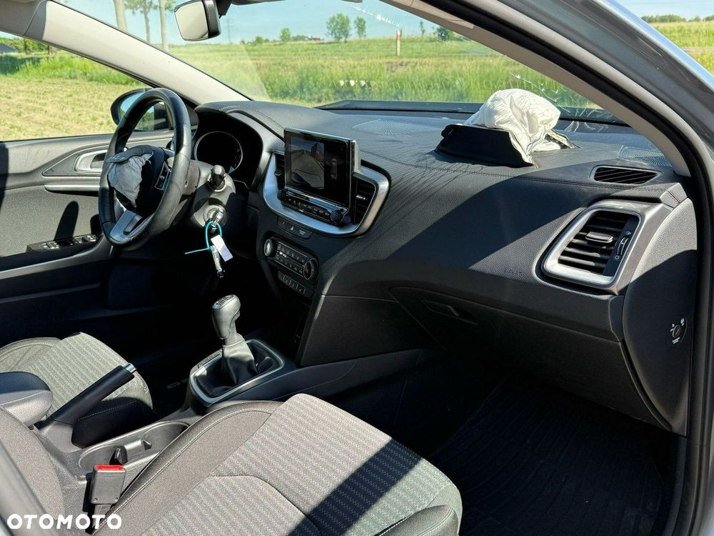 Kia Ceed 1.5 T-GDI Business Line - 16