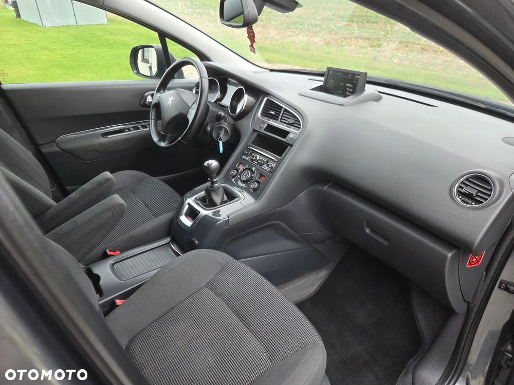 Peugeot 5008 HDI 115 Active - 15