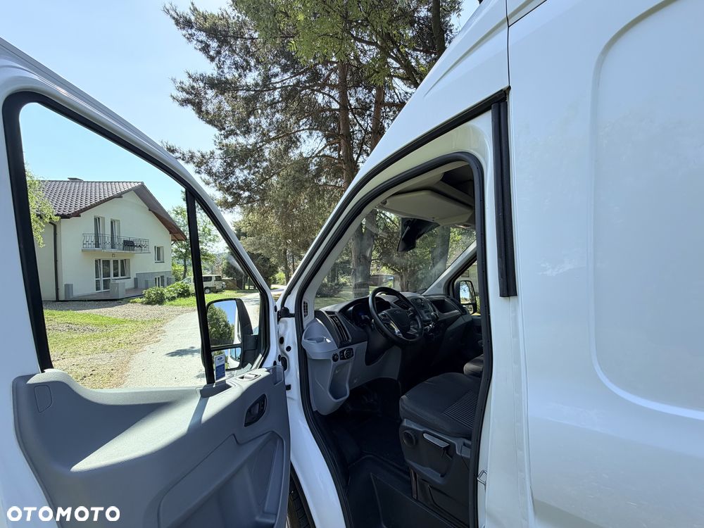Ford Transit - 13