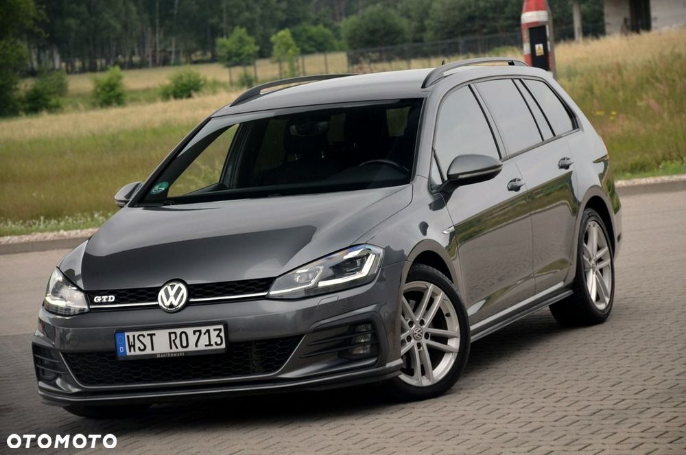 Volkswagen Golf - 5