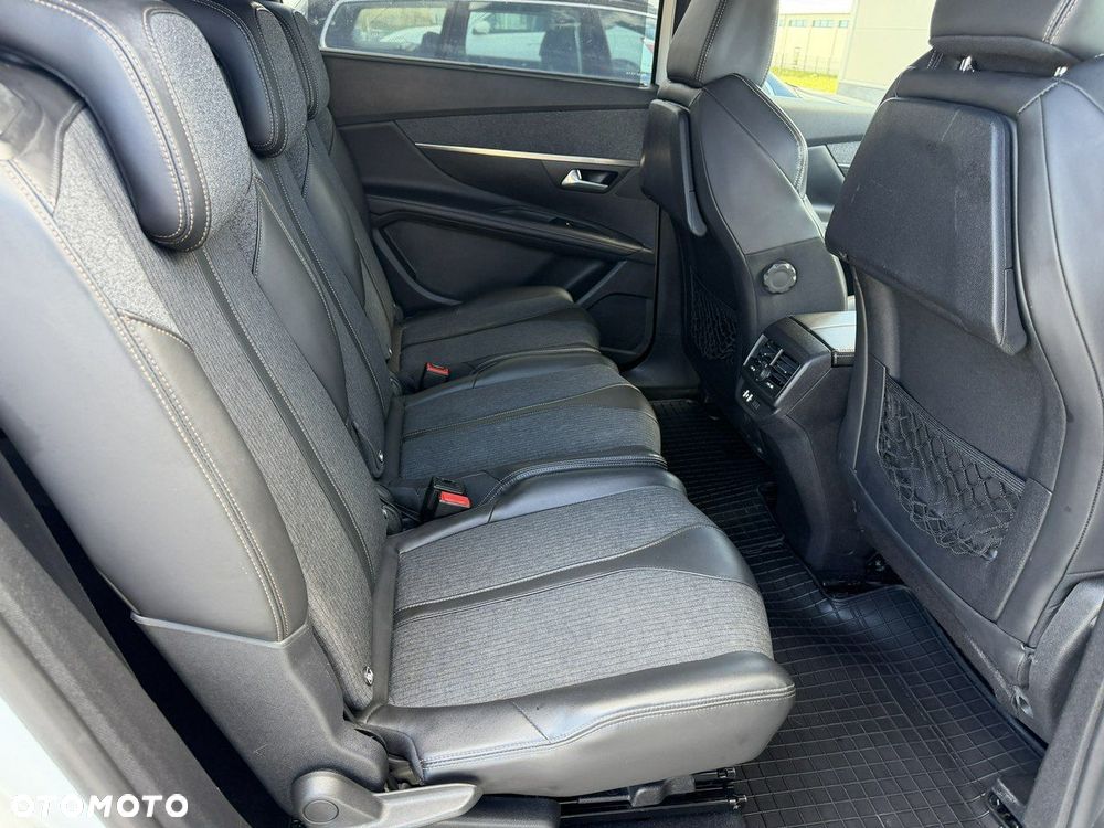 Peugeot 5008 - 32