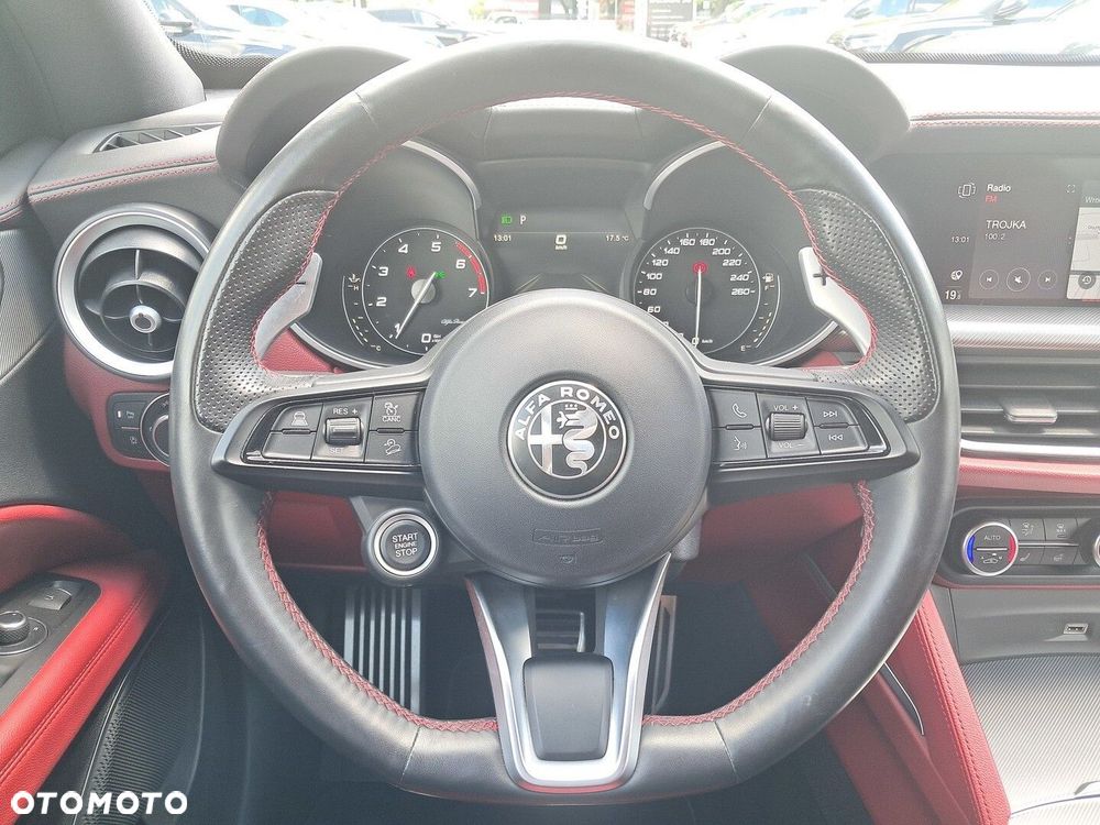 Alfa Romeo Stelvio - 19