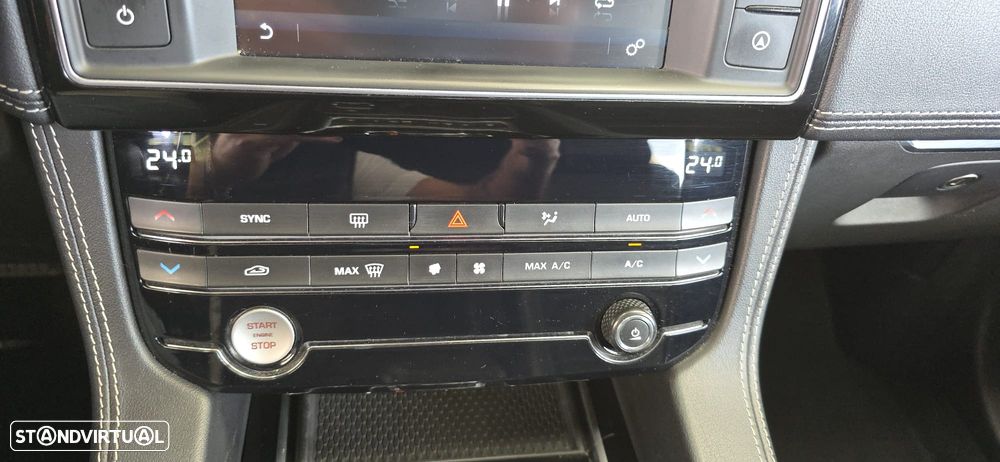 Jaguar F-Pace 2.0 i4D R-Sport AWD Aut. - 28