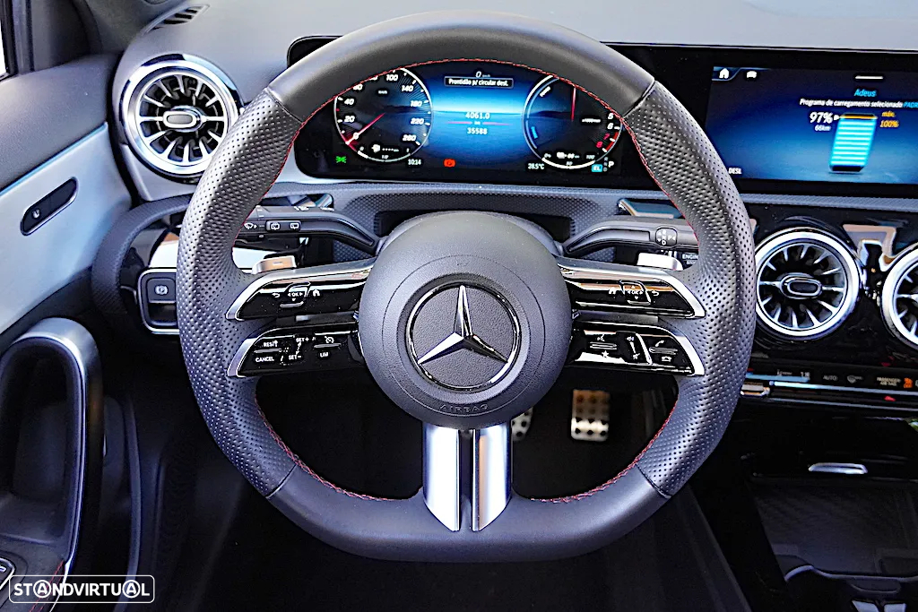 Mercedes-Benz A 250 e AMG Line - 31