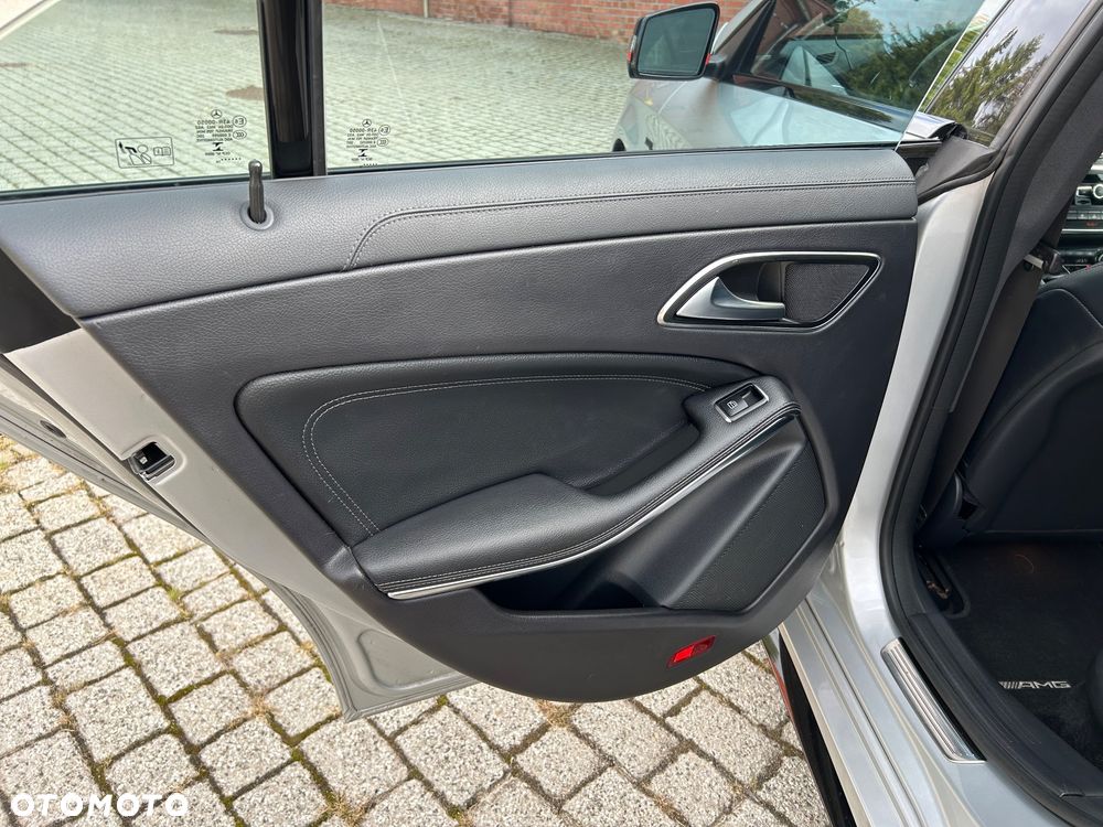 Mercedes-Benz CLA 45 AMG 4Matic 7G-DCT - 21