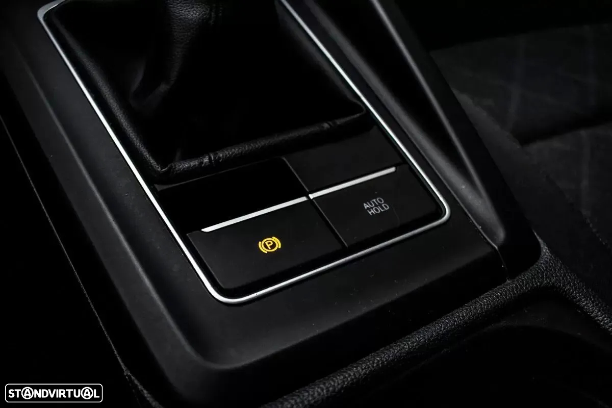 VW Golf Variant 2.0 TDi Conceptline - 23