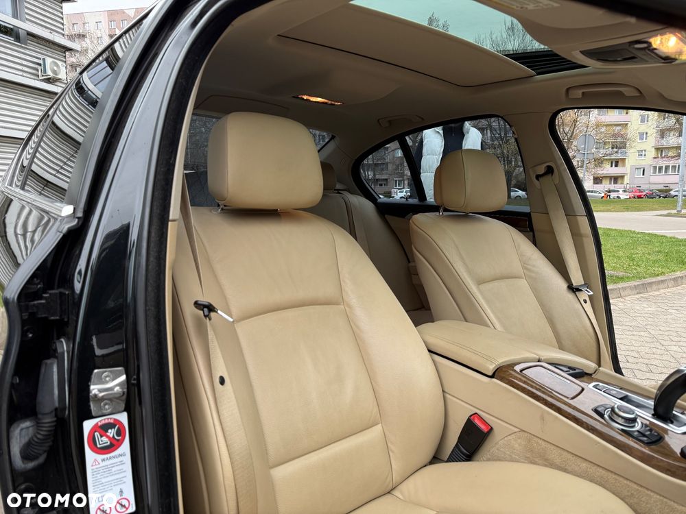 BMW Seria 5 525d Sport-Aut - 12