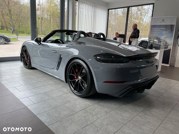 Porsche 718 Spyder - 3