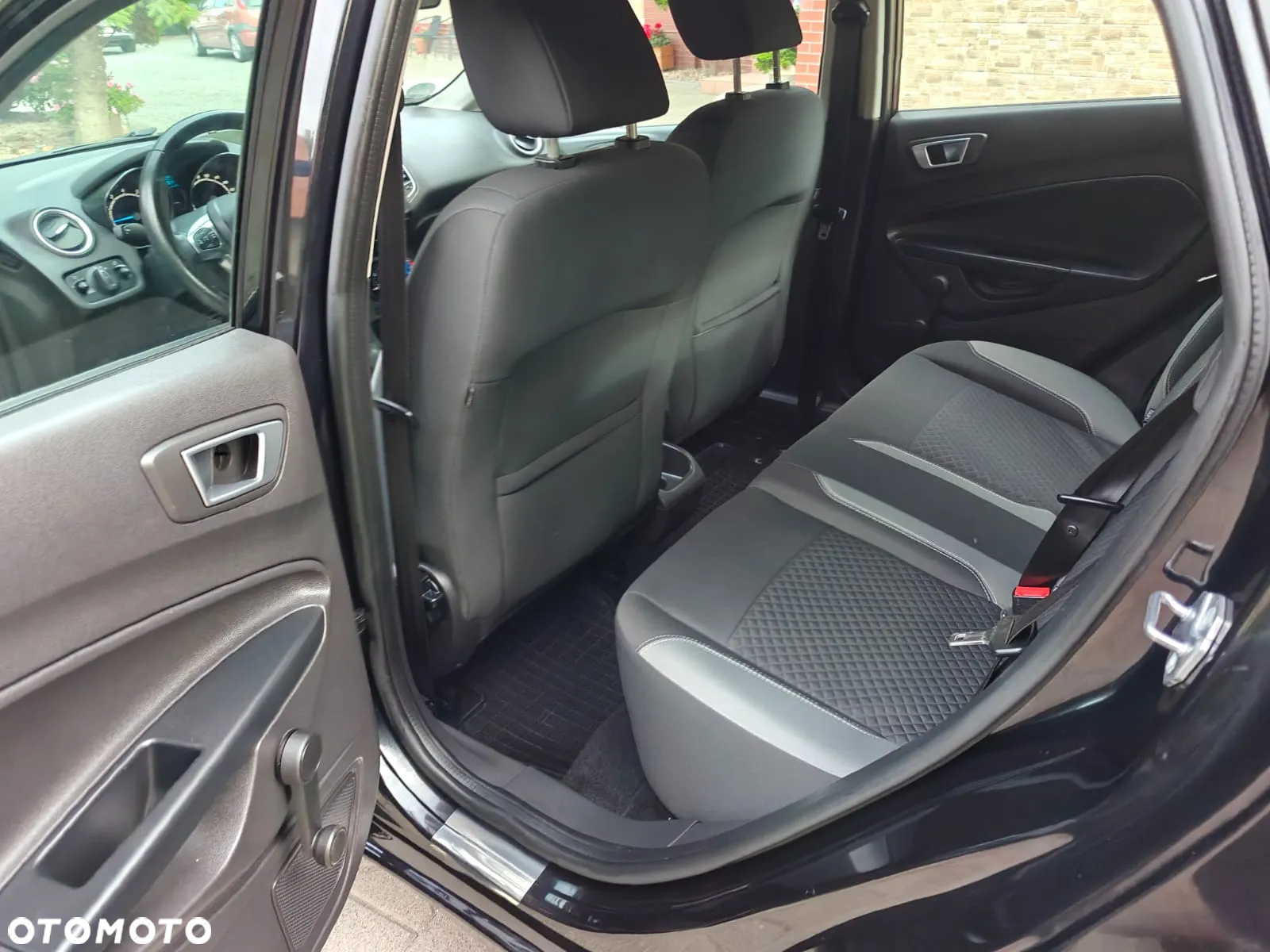 Ford Fiesta 1.0 Ambiente - 17