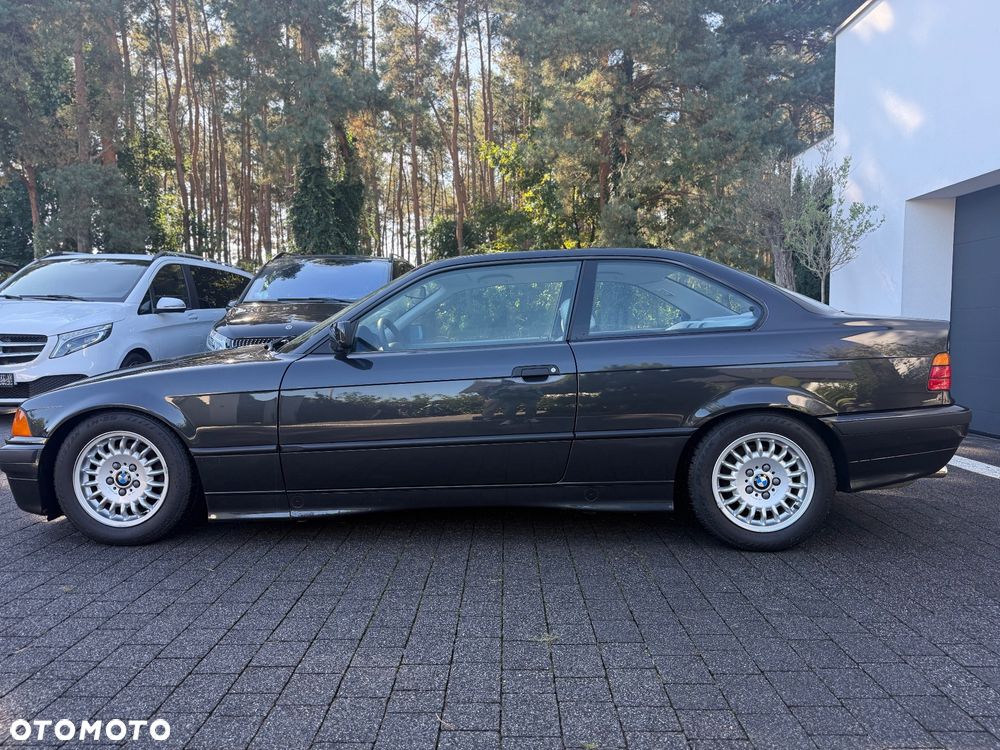 BMW Seria 3 318is - 4