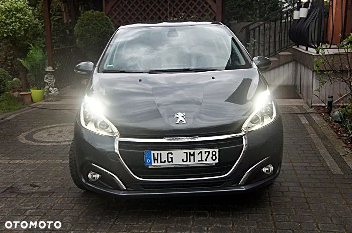 Peugeot 208 1.2 PureTech Allure - 17