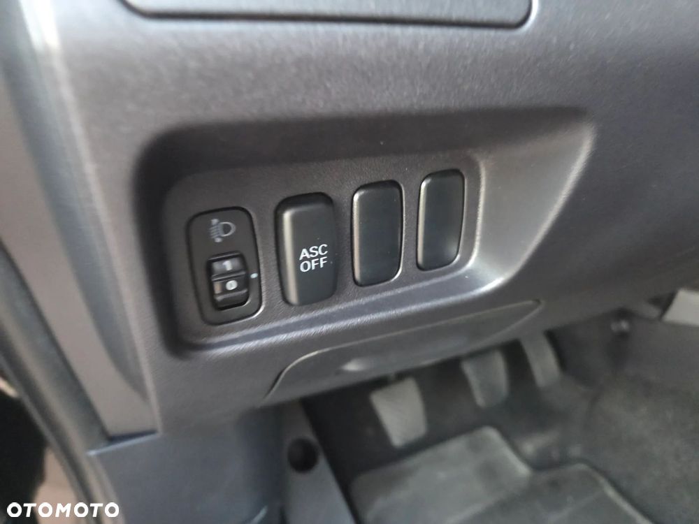 Mitsubishi Outlander - 15